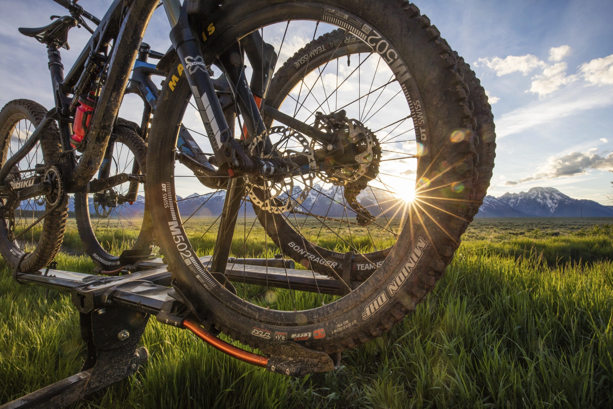 Kuat NV 2.0 Rack De Tiron 2 Bicicletas Negro/Gris 5 Kuat NV 2.0 Rack De Tiron 2 Bicicletas Negro/Gris - Imagen 5